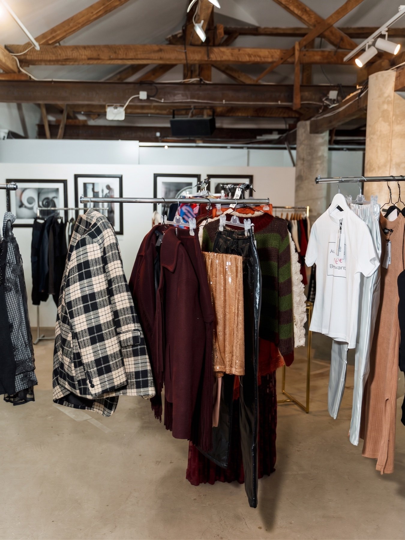 Селекция от български модни брандове в pop-up пространство
